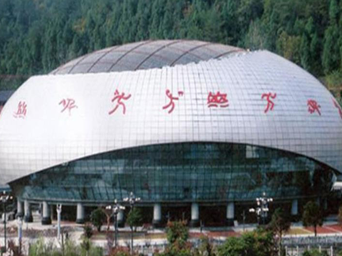 南充体育中心球形网架加工安装
